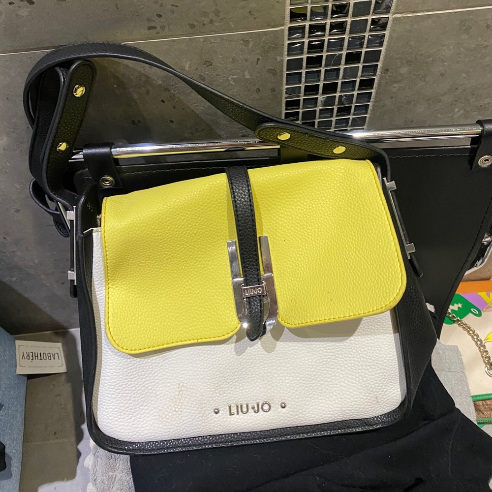 Bag - Picture 1 of 3